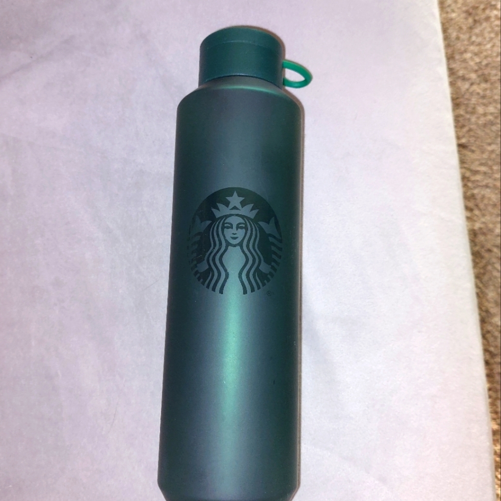 2022 Starbucks Forest Green Water Bottle.